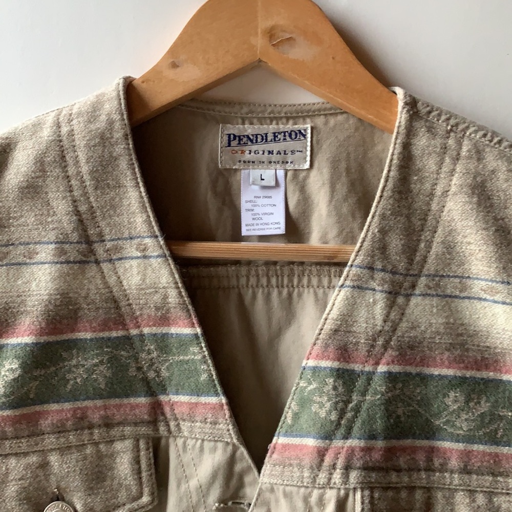 Pendleton Size Large vest. - Picture 4 of 4